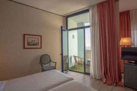 Grand Astoria - 60