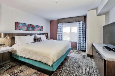 Hilton Garden Inn/Journal Center - 61