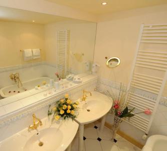 Rugard Thermal Strandhotel - 39