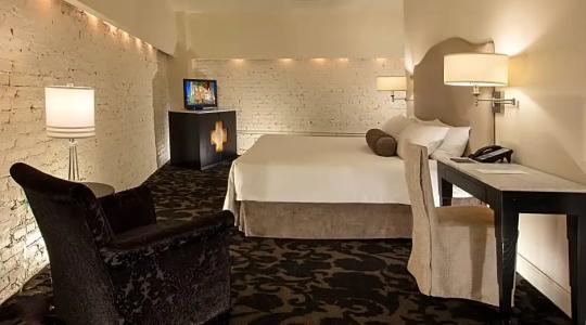 International House - 24