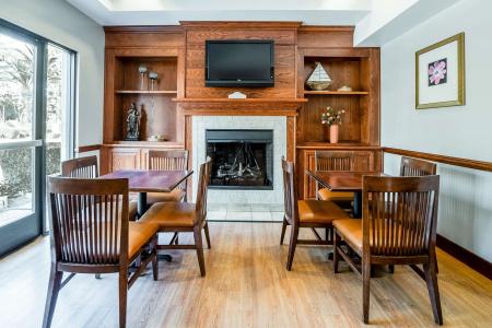 Country Inn & Suites by Radisson, at Mills, CA - 7
