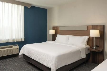 Cambria Miami Airport - Blue Lagoon - 94
