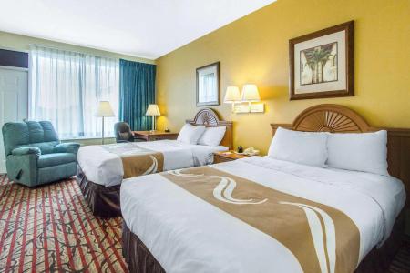 Rodeway Inn Central Beach - 1