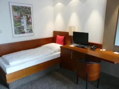 Carlton Astoria - 6