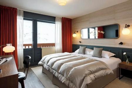Ours Blanc & Spa - 83