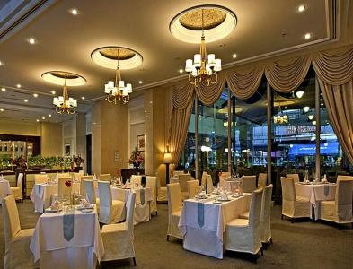 Royale Chulan The Curve - 18
