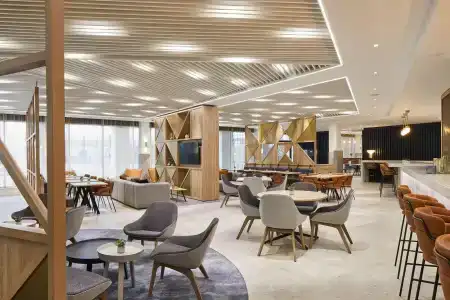 Courtyard by Marriott London City Airport - 15