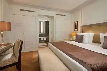 Majestic Spa - Champs Elysées - 204