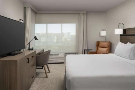 Doubletree by Hilton Hamilton Place - 60