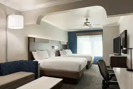 Holiday Inn Express & Suites Central - 27