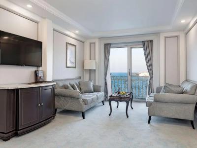 Les Ambassadeurs Ultra Luxury Beachfront Resort & Maldives Villas & Casino & Yacht Marina - 4