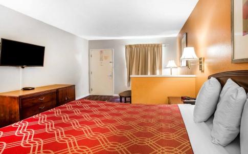 Budgetel Inn and Suites - Fort Gordon - 4