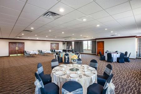 Quality Inn & Suites Downtown - 18