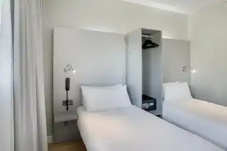 b&b Figueres - 81