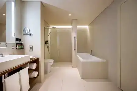Fraser Suites West Bay - 70