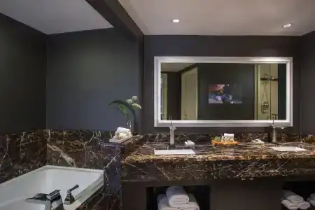Renaissance North Hills - 66