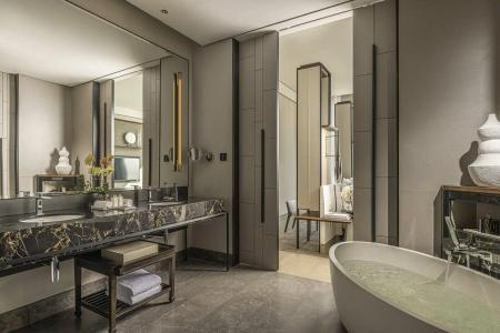 Four Seasons Bangkok at Chao Phraya River - 4
