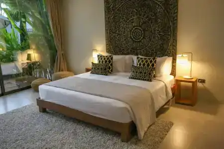 Zee Luxury Boutique - 11