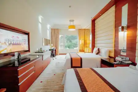 Royal Halong - 1