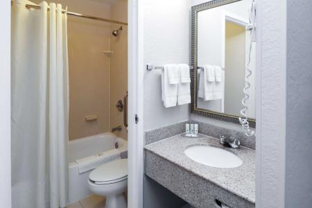 Quality Inn Miami Airport - Doral - 43