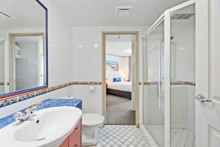 Crystal Bay On The Broadwater - 341