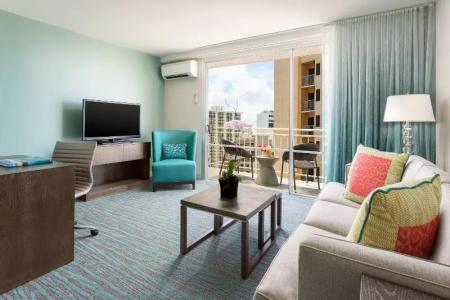 Courtyard by Marriott Waikiki Beach - 34