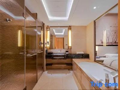 Hilton Wuhan Riverside - 67