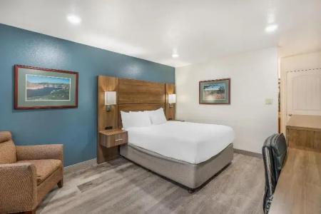 Best Western Plus Clocktower Inn - 123