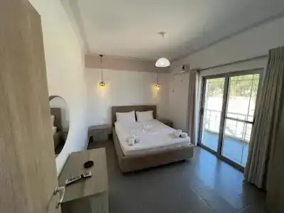 Irini - 60