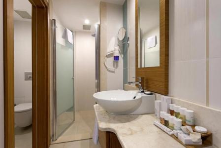 The Chelsea Harbour and Spa - 19