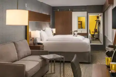 Staypineapple, Z, Gaslamp San Diego - 3