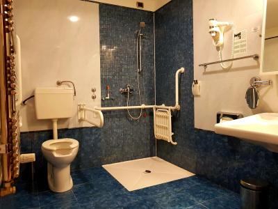 Best Western Premier Astoria - 8
