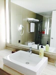 Indra Regent - 47