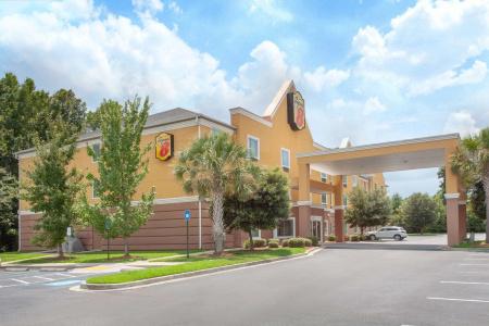 Super 8 by Wyndham Savannah - 14