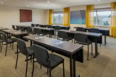 SpringHill Suites Portland Airport - 40