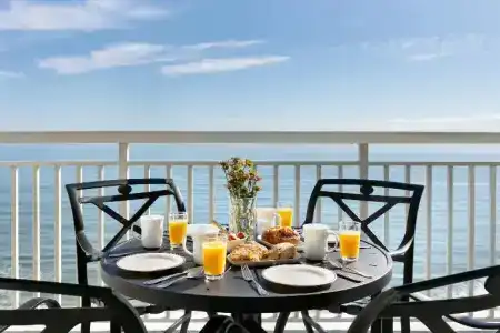 Holiday Inn & Suites, An Ihg - 93