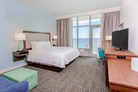 Hampton Inn & Suites Beach-Beachfront - 84