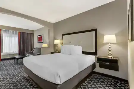 Best Western Plus Inn & Suites - 47