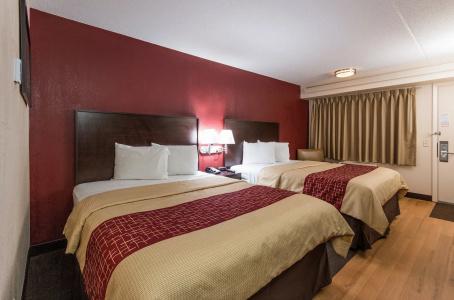 Red Roof Inn - 3