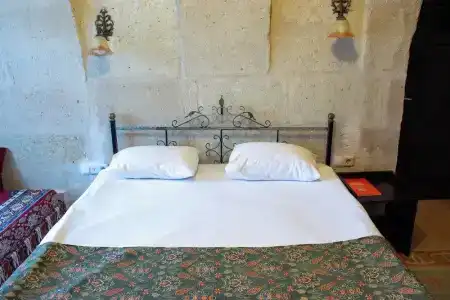 Caravanserai Cave - 92