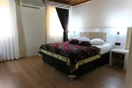Bacchus Pension - 33