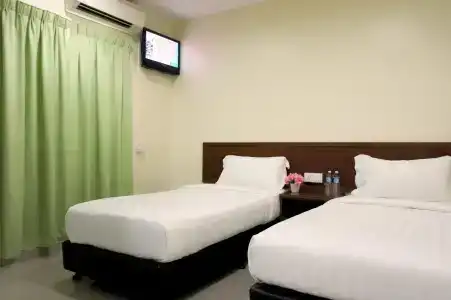 Maple Inn - 2