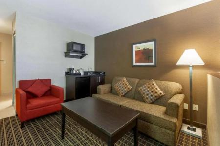 Best Western Plus Inn & Suites - 68