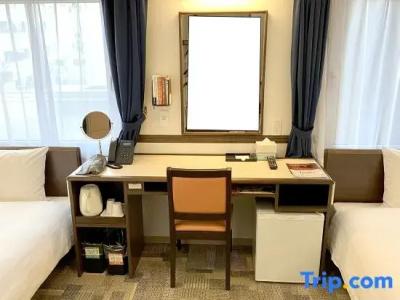 Toyoko Inn-eki Nishiguchi Hiroba - 77