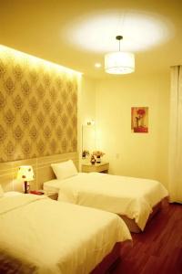 Flora Hue - 46
