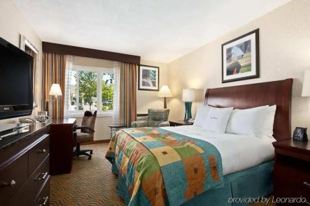 Deltas by Marriott - 5