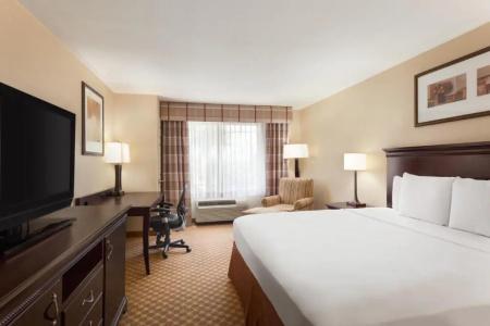 Country Inn & Suites by Radisson, at Mills, CA - 28