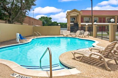 Super 8 by Wyndham Houston/Brookhollow NW - 8