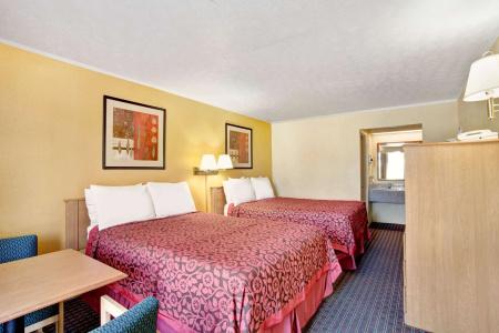 Days Inn by Wyndham West - 1