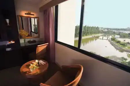Ploy Palace - 32
